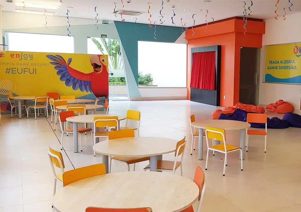 Brinquedoteca colorida do Enjoy Olímpia Park Resort