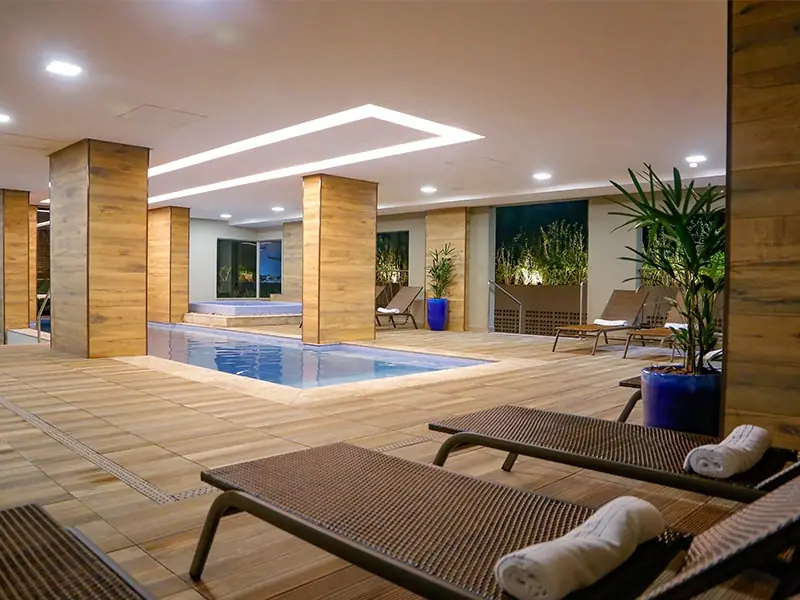Piscina coberta do spa do Enjoy Olímpia Park Resort