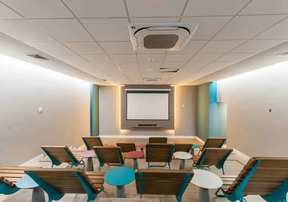 Sala de cinema do Enjoy Solar das Águas Park Resort